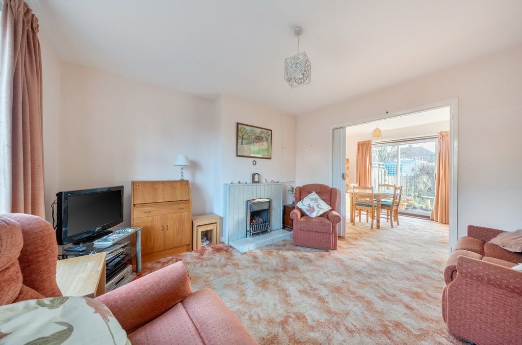 Property photo 2 of 12 1405932-28-697c8E...