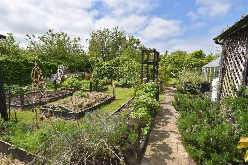 Property photo 3 of 35