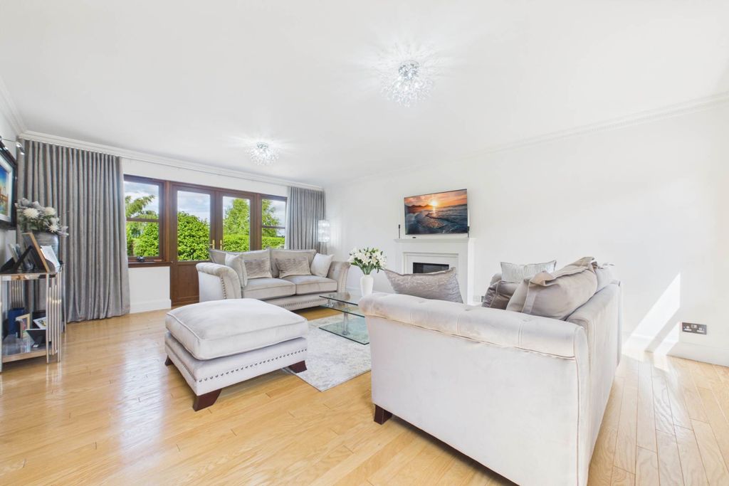 Property photo 3 of 48