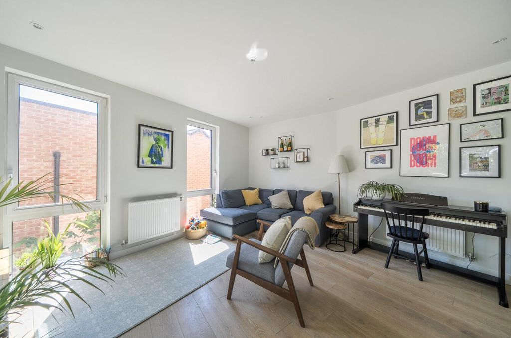 Property photo 3 of 13 Davidson Frost-Wellings, Dfw, Monfort Court, Edgwa
