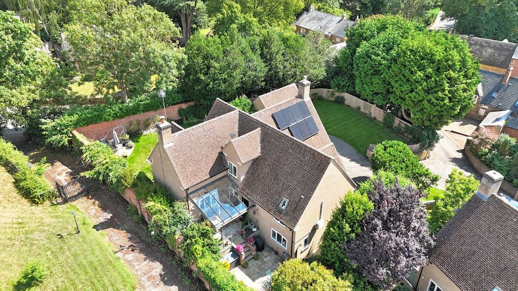 Property photo 3 of 35