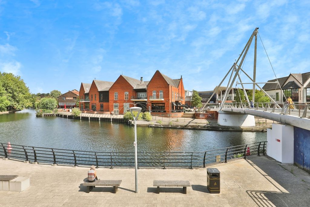 Property photo 1 of 11 Photo