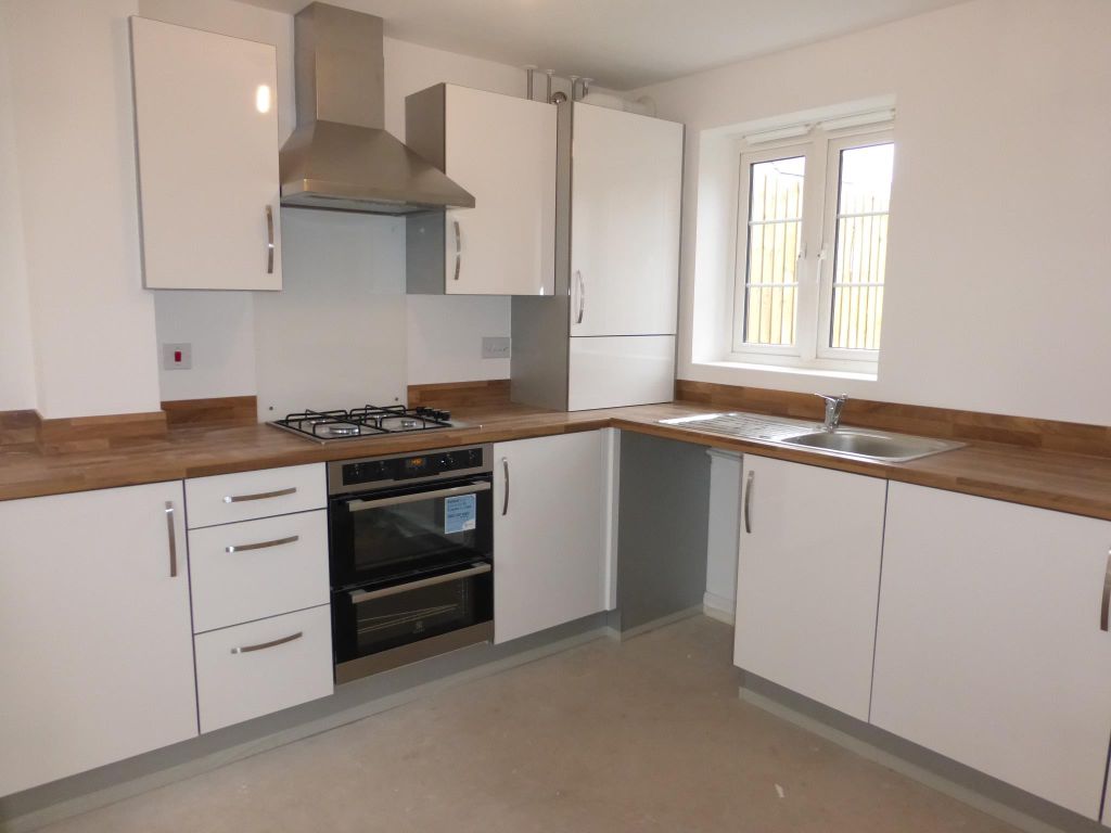 Property photo 2 of 7 Kitchen