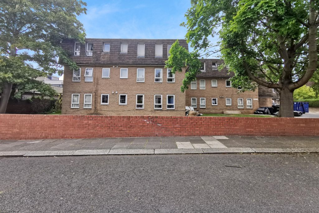 Property photo 1 of 5