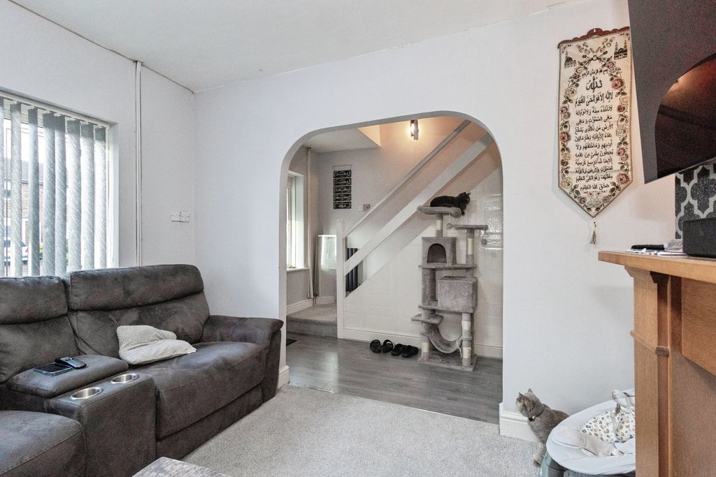 Property photo 3 of 17 Pbox-Img.Jpg