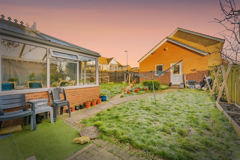 Property photo 2 of 11