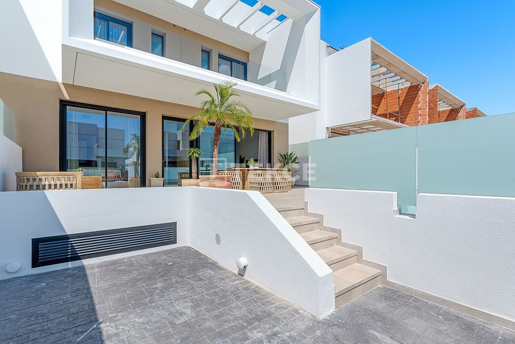 Property photo 3 of 41