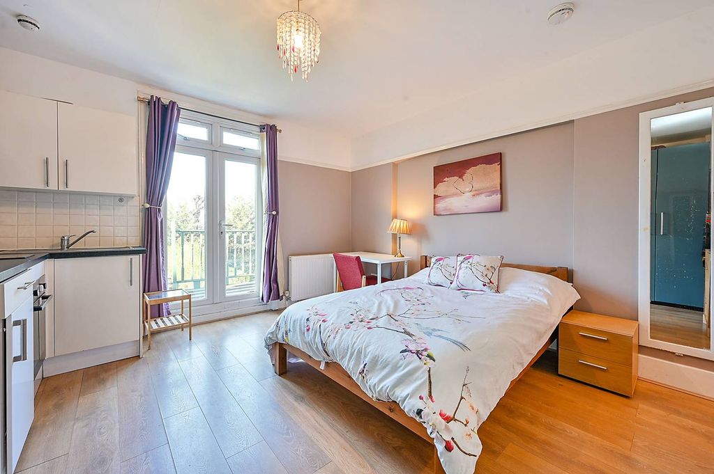 Property photo 3 of 6