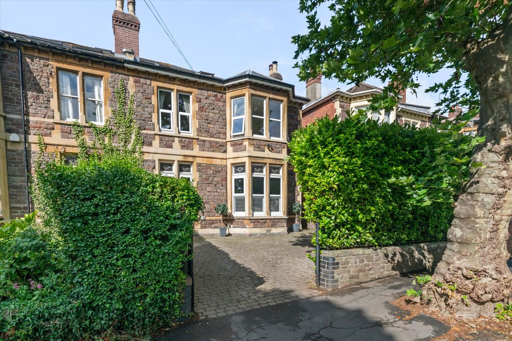 Property photo 1 of 24 Image