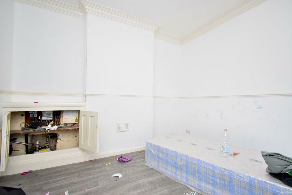 Property photo 2 of 9 Gallery