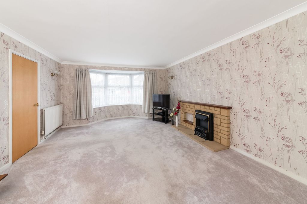 Property photo 2 of 19