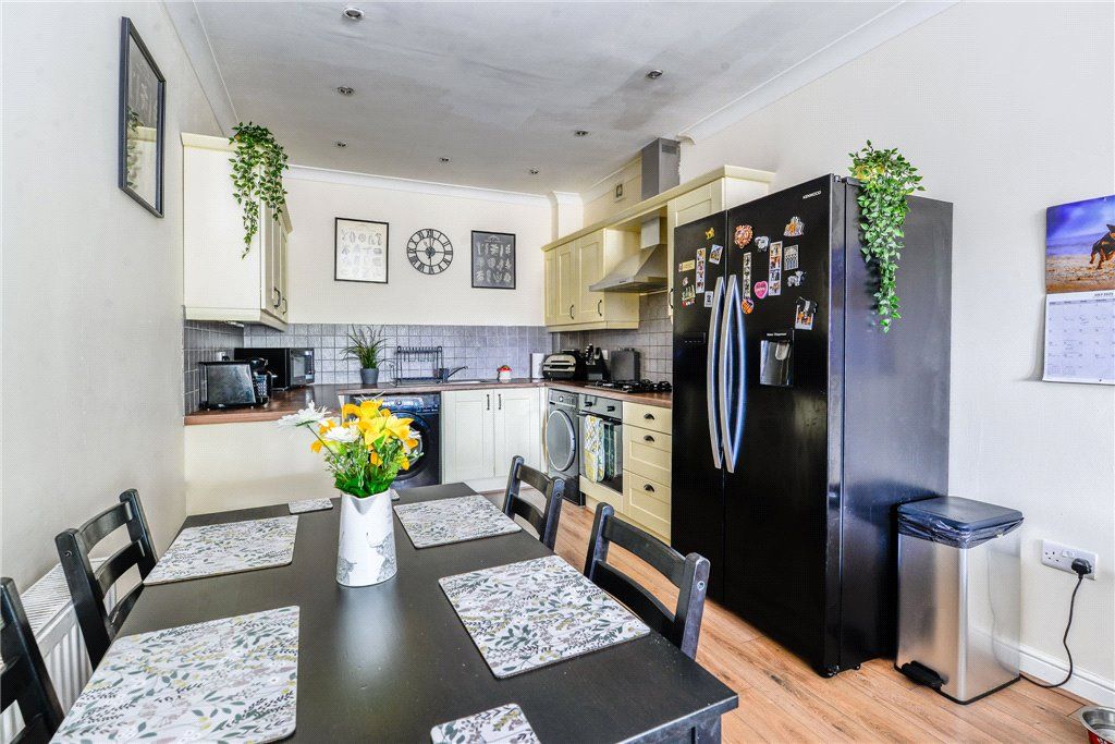 Property photo 3 of 19 Dining Area