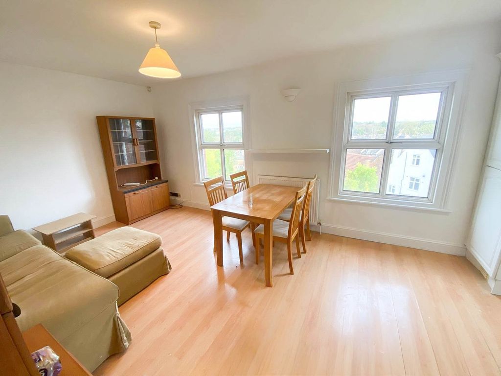 Property photo 2 of 9 Picture No. 22