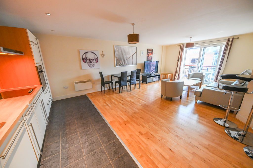 Property photo 3 of 9 Photo 7