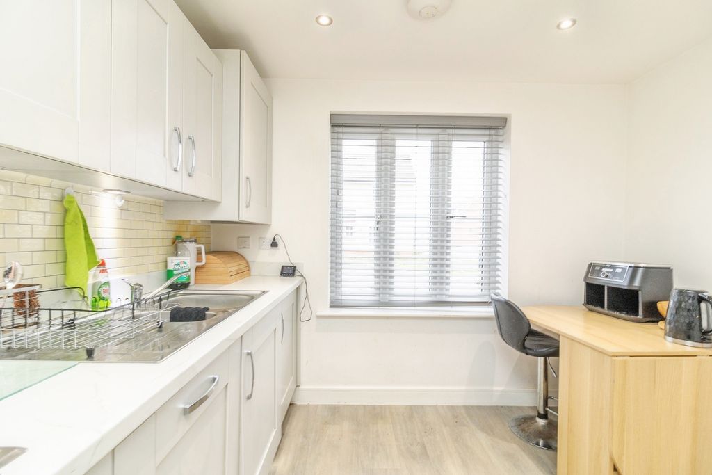 Property photo 3 of 20 Pbox-Img.Jpg