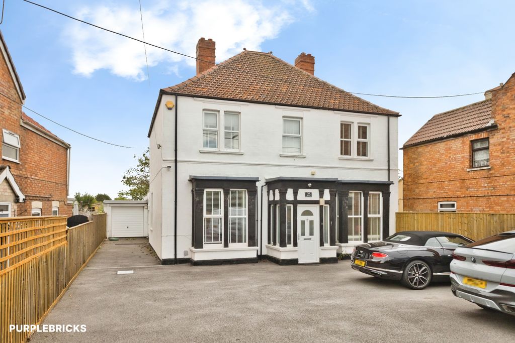 Property photo 1 of 31