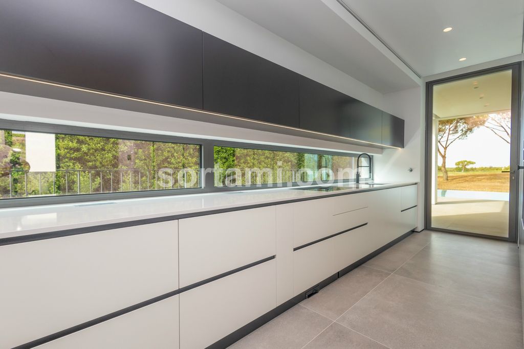 Property photo 3 of 63