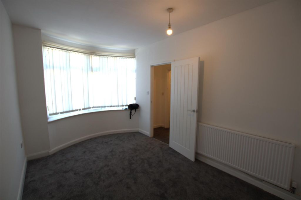 Property photo 3 of 10 9 Wharton Lounge.Jpg