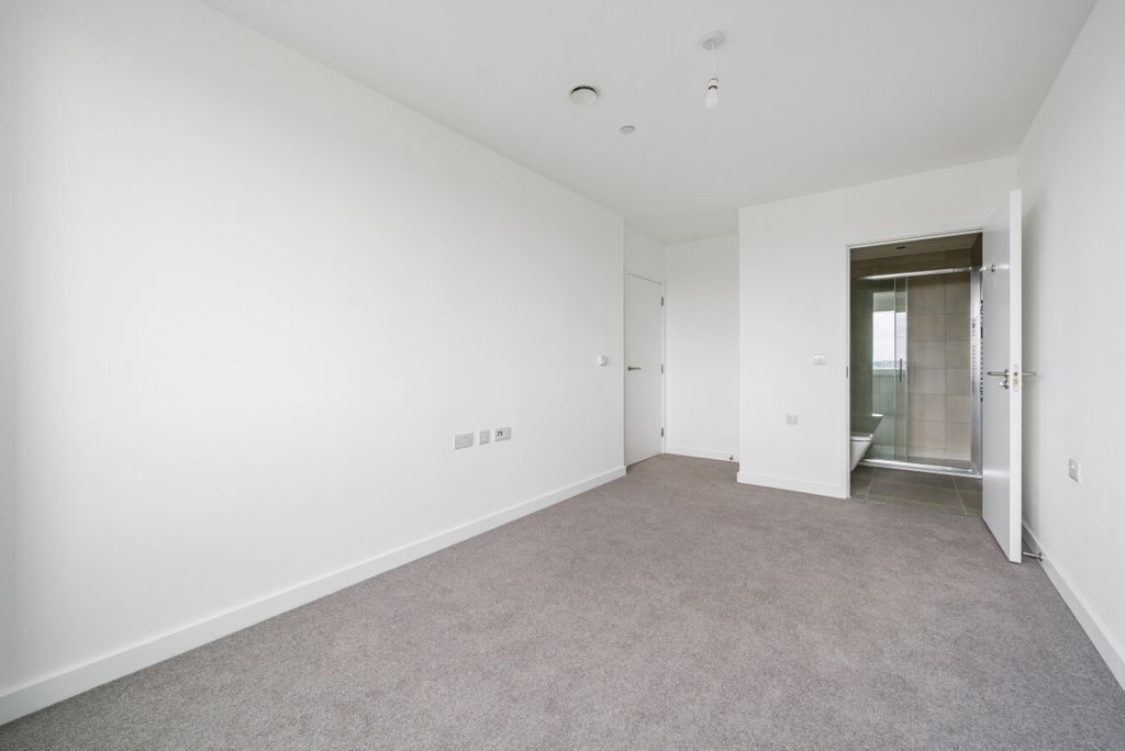 Property photo 3 of 15 1129892 (5)