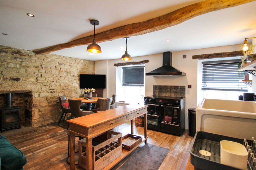 Property photo 2 of 13 Living Kitchen
