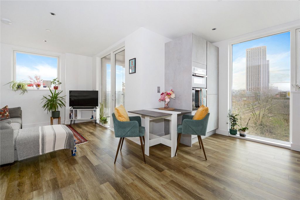 Property photo 1 of 15 Picture No. 10