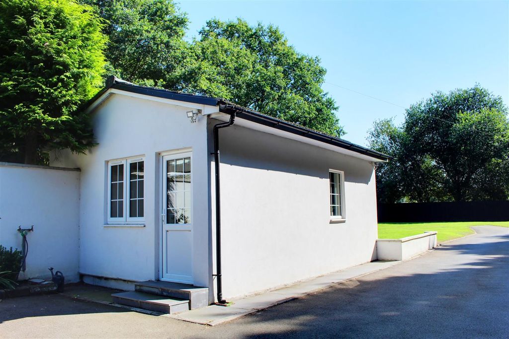 Additional image 24 of 5 bed detached house for saleDixons Hill Close, North Mymms AL9