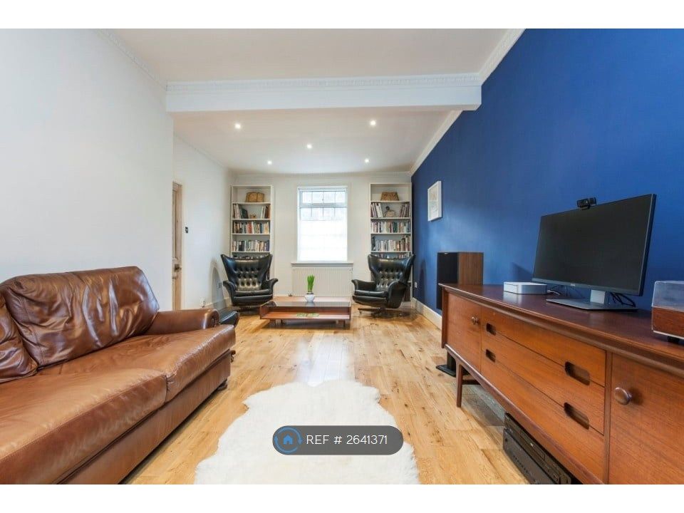 Property photo 3 of 11