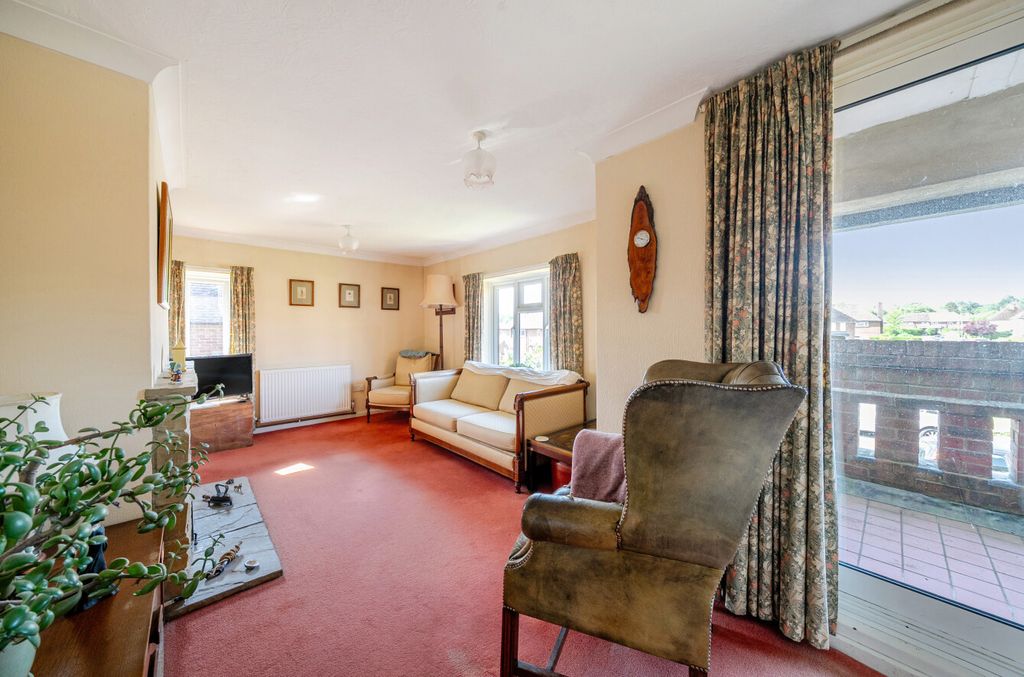 Property photo 3 of 12 1-68245c93E09F9-1...
