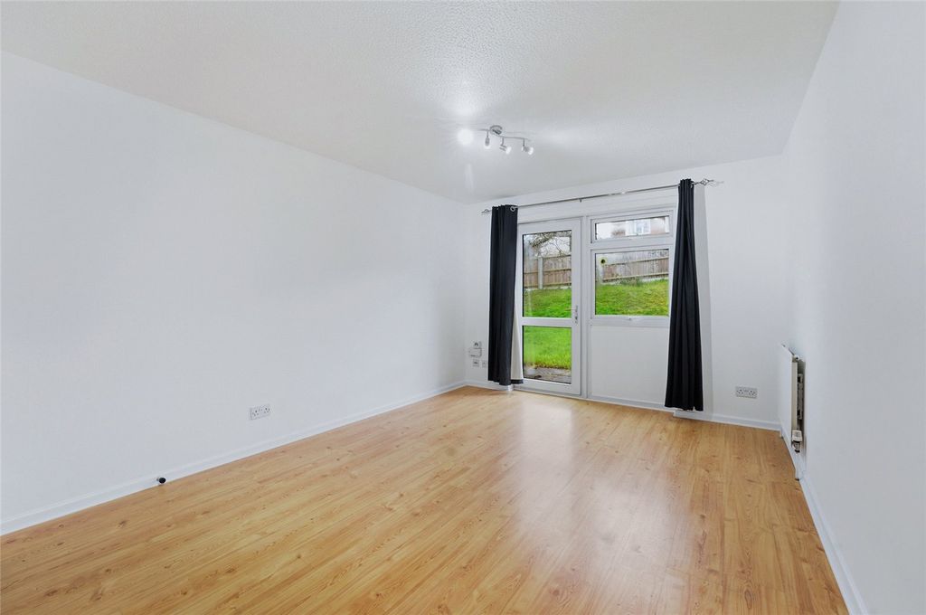 Property photo 3 of 16 Picture No. 15