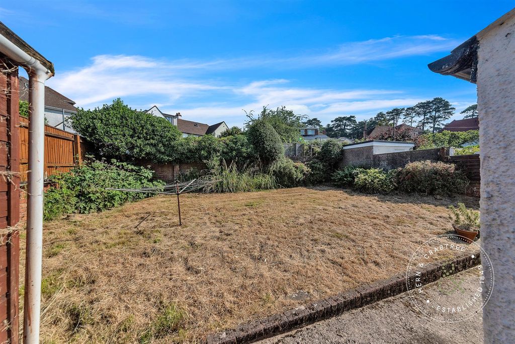 Property photo 2 of 13 Bishops-Avenue-06.Jpg