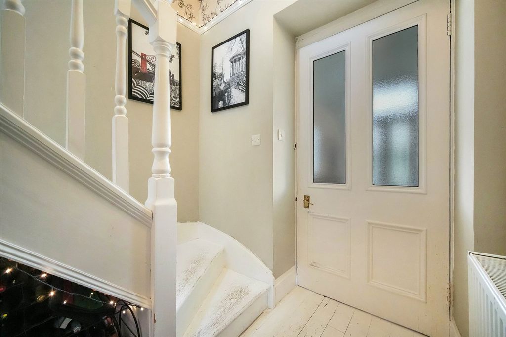 Property photo 3 of 22 Picture No. 04