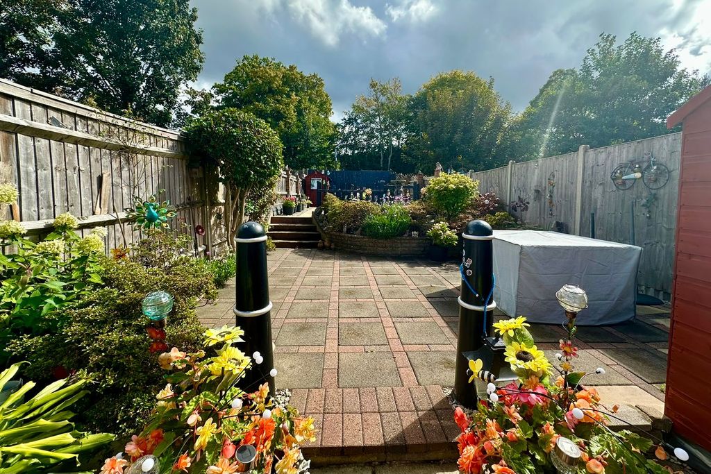 Property photo 2 of 16