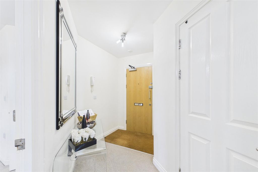 Property photo 1 of 14 Cam01894G0-Pr0271-Still001.Jpg