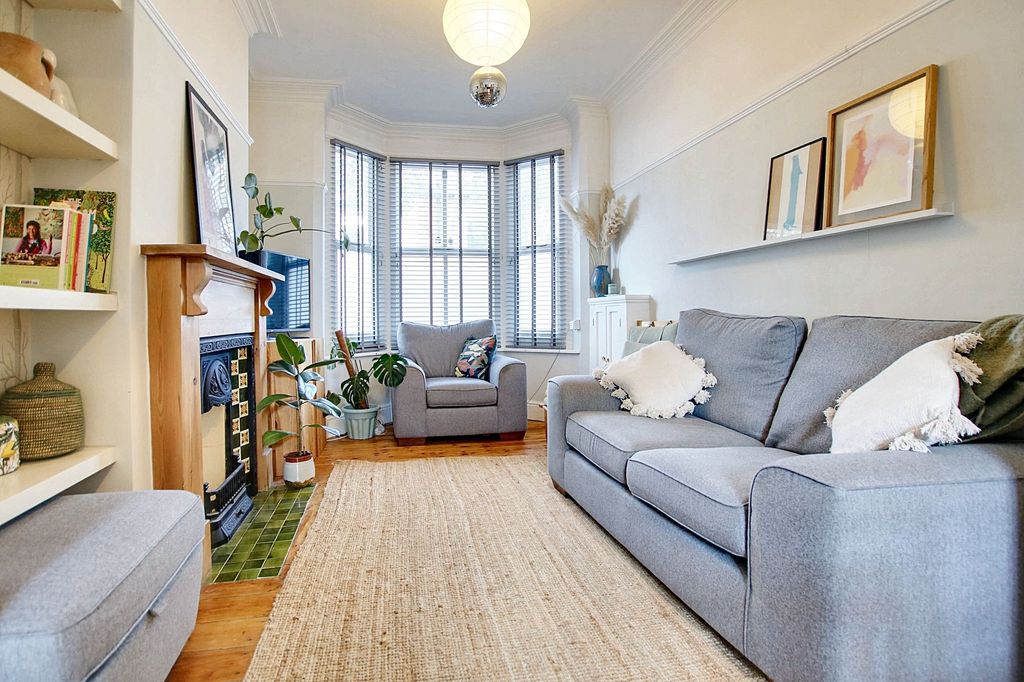 Property photo 1 of 31