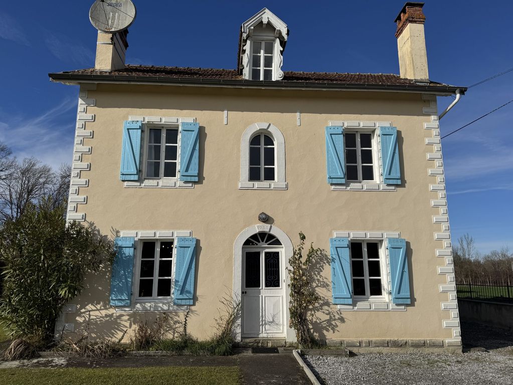 Property photo 1 of 18