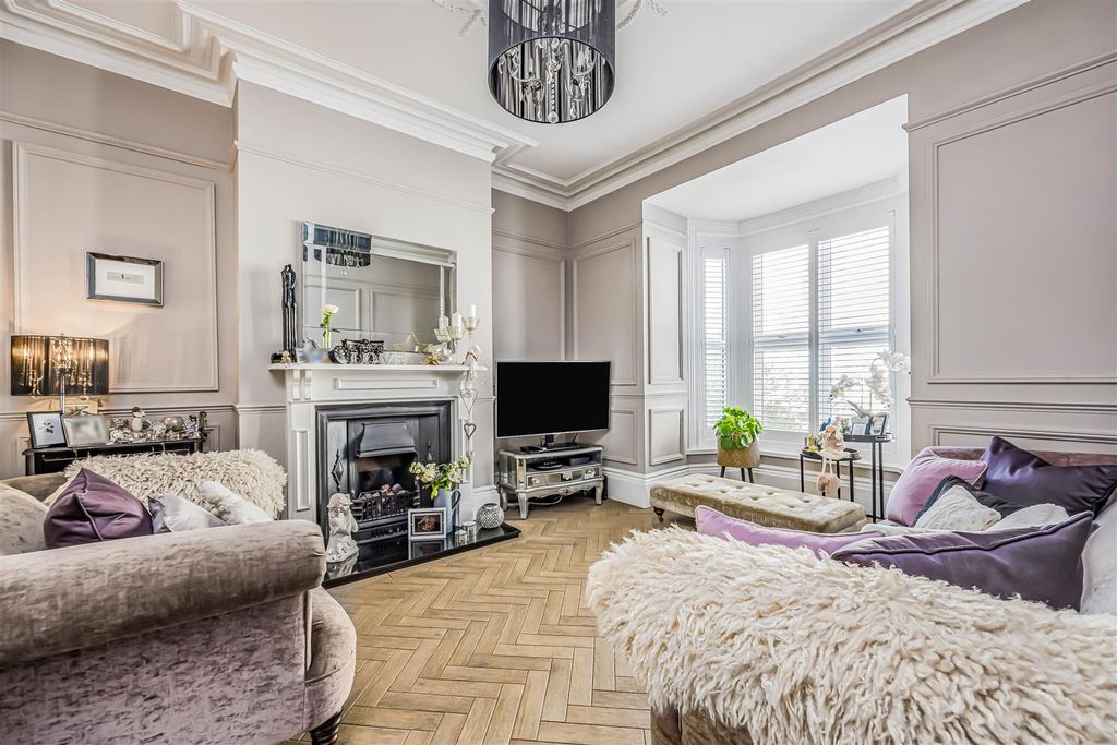 Property photo 2 of 32 10 Kenilworth Road, Southsea-Smalll-Porticomarketi