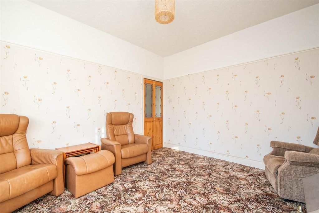 Property photo 3 of 20 Dining Room