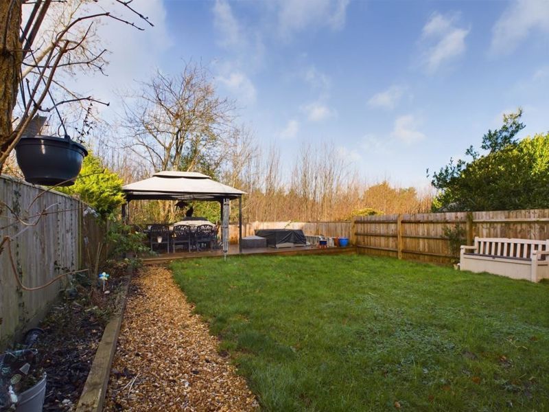 Property photo 3 of 14 Garden