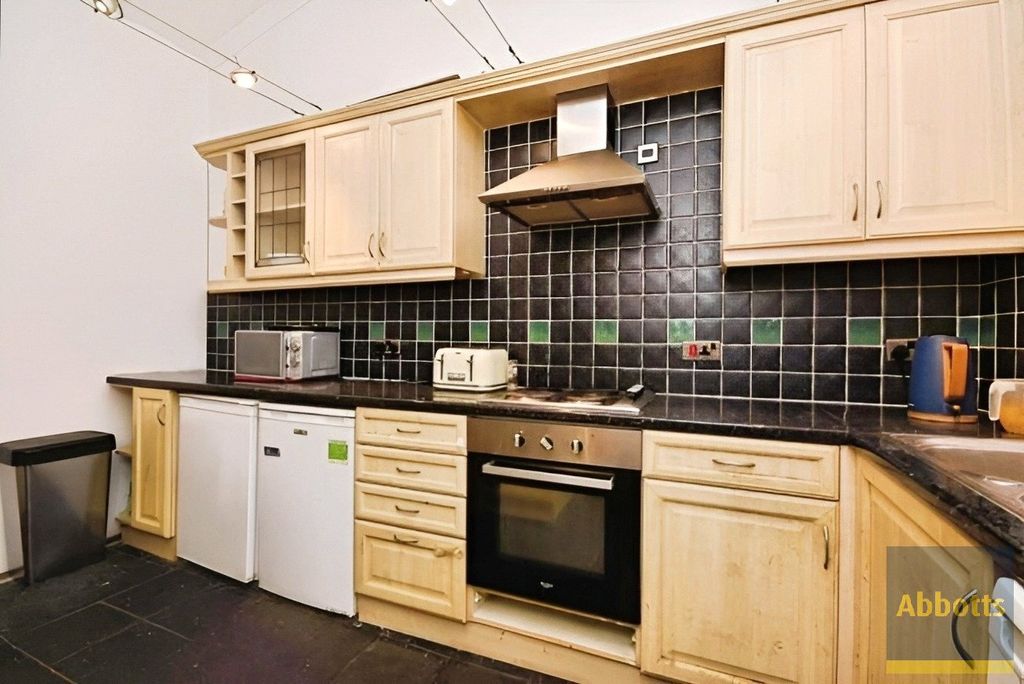 Property photo 2 of 14 Picture No. 01