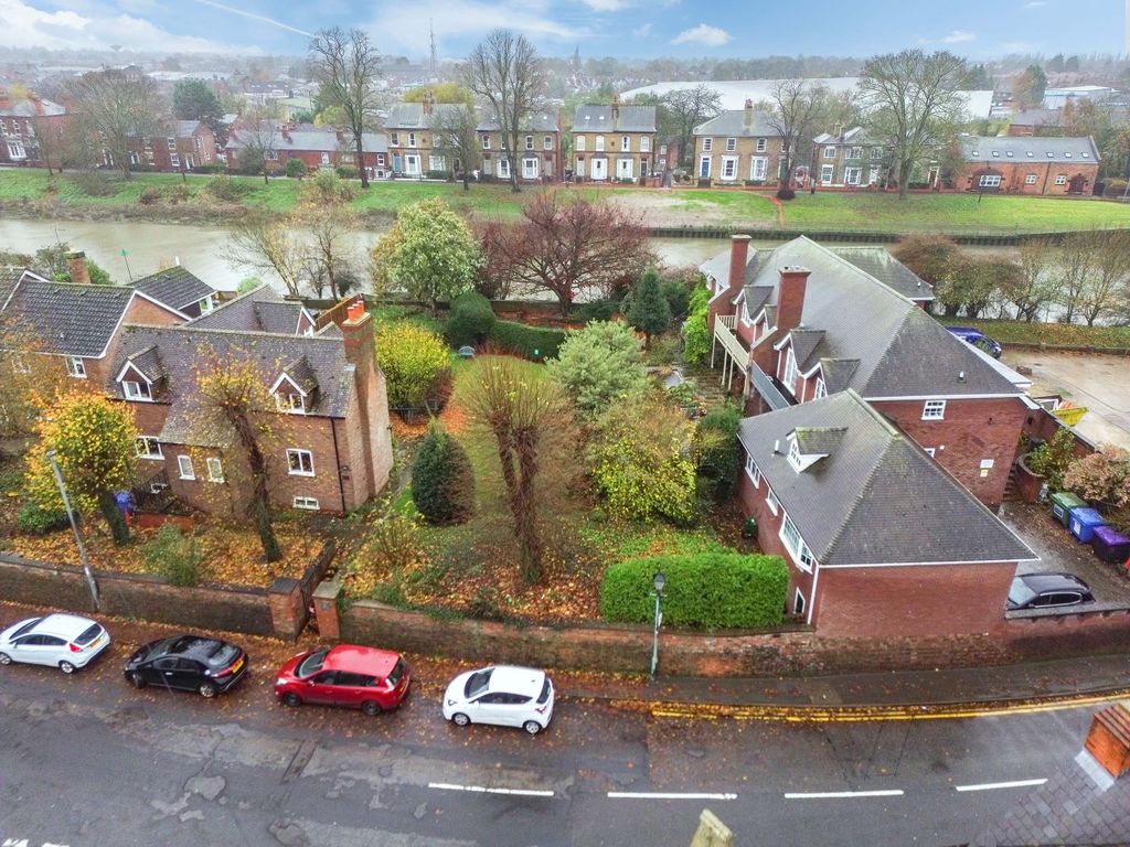 Property photo 3 of 4