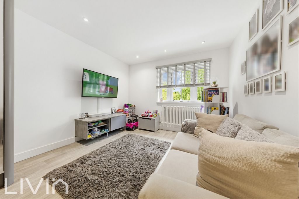 Property photo 2 of 12 2