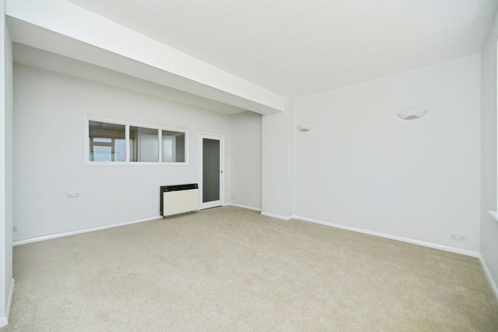 Property photo 2 of 24 Living Space