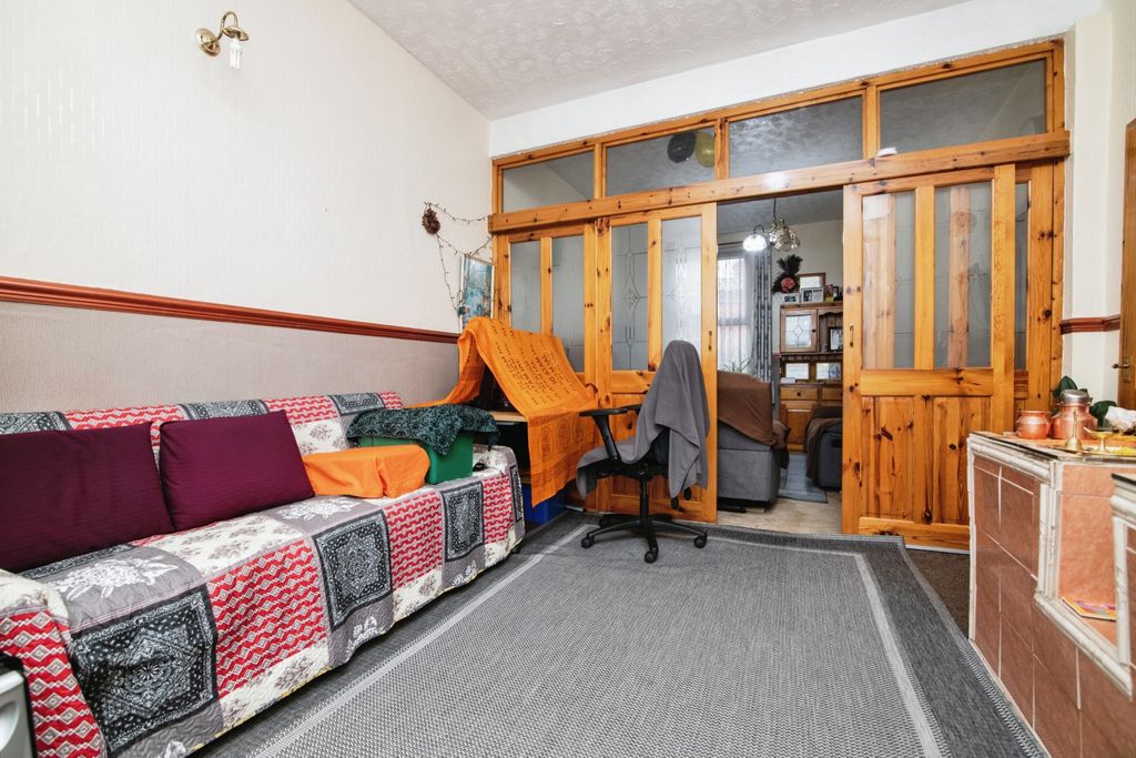 Property photo 3 of 15