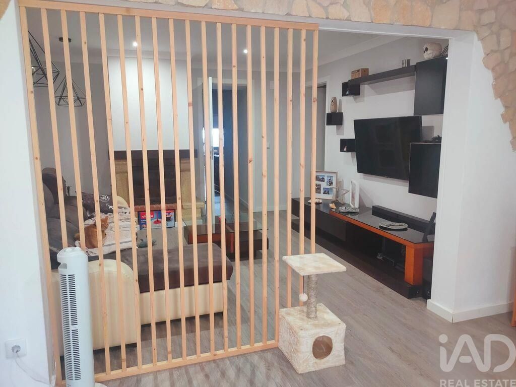Property photo 2 of 39