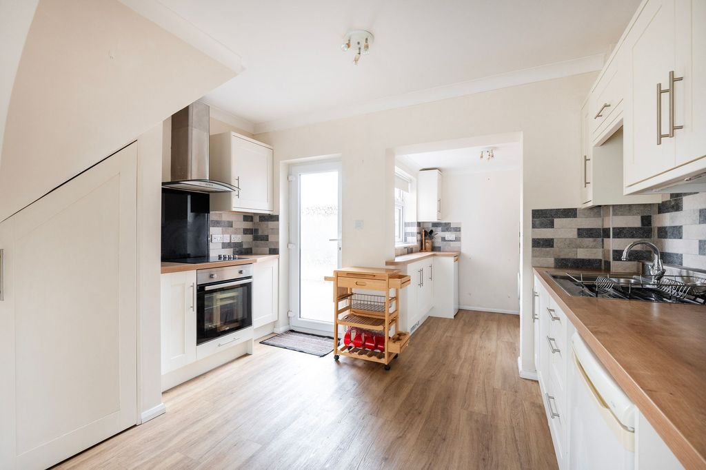 Property photo 3 of 15