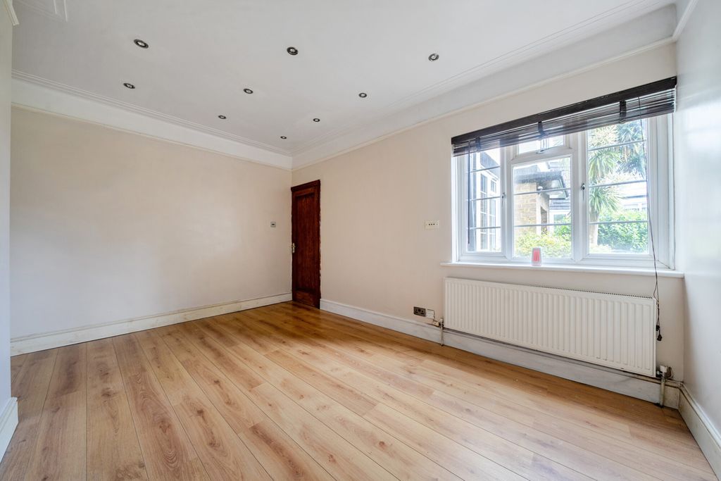 Property photo 2 of 12 1458802-8-6A0c3A2...