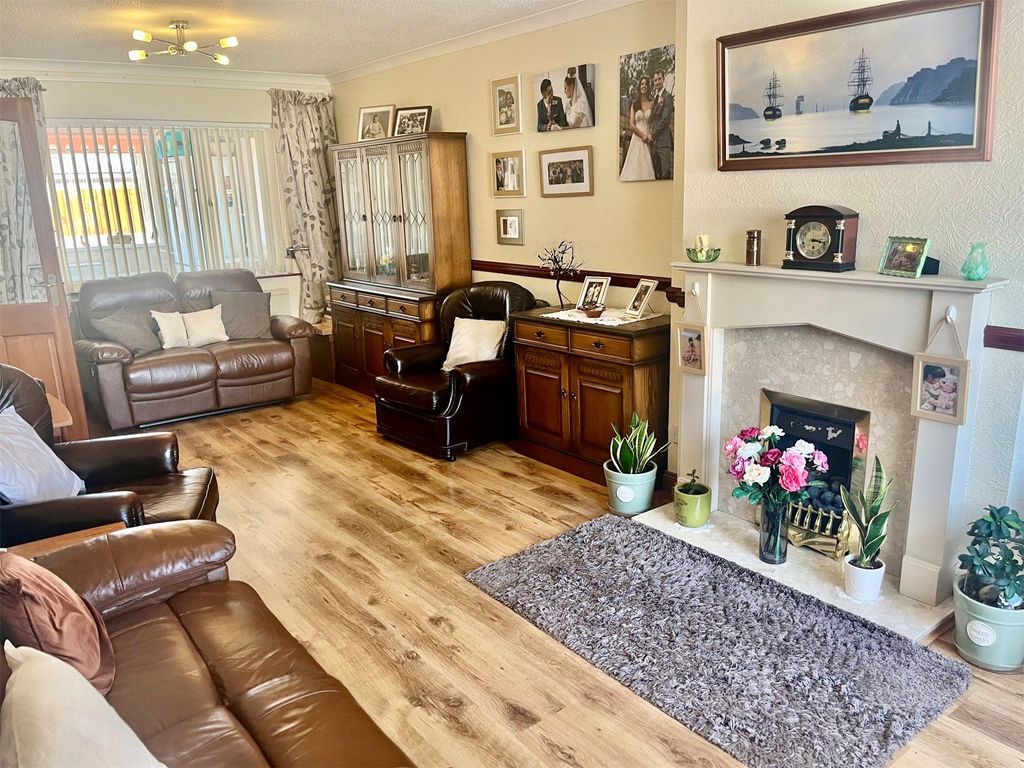 Property photo 2 of 14 Picture No. 27
