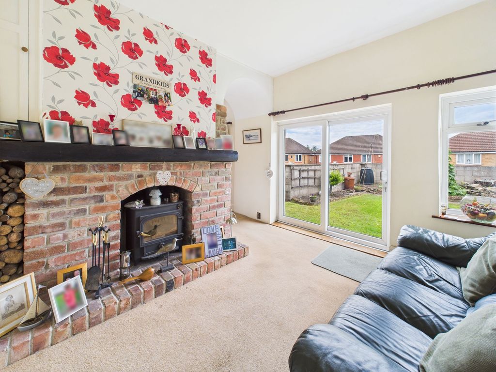Property photo 2 of 16 Sitting Room