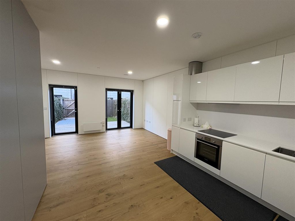 Property photo 1 of 29