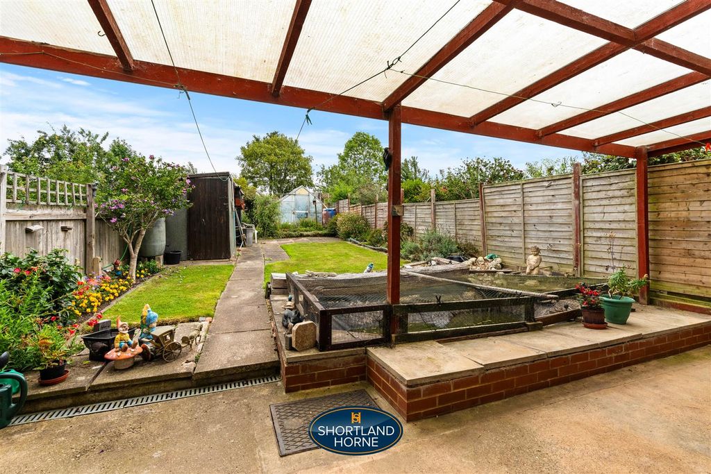 Property photo 2 of 22 Back Garden